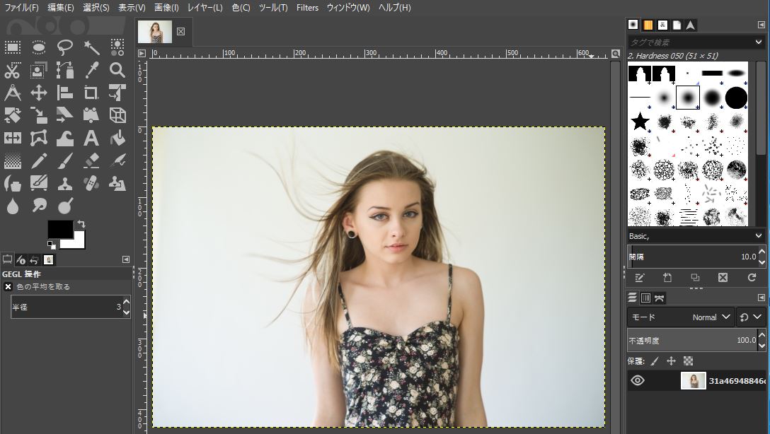 GIMP(日本語)使い方 - 女性の髪の毛や人物を綺麗に切り抜きする方法